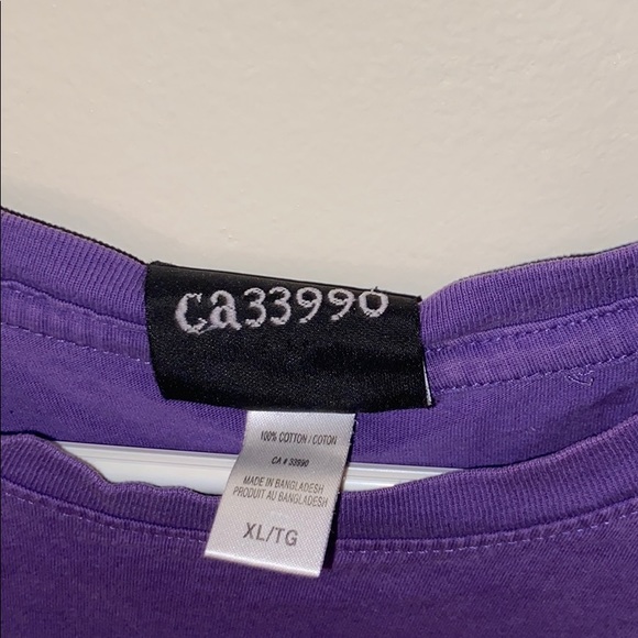 SOLD: Vintage T-Shirt 🌊 - Picture 2 of 2